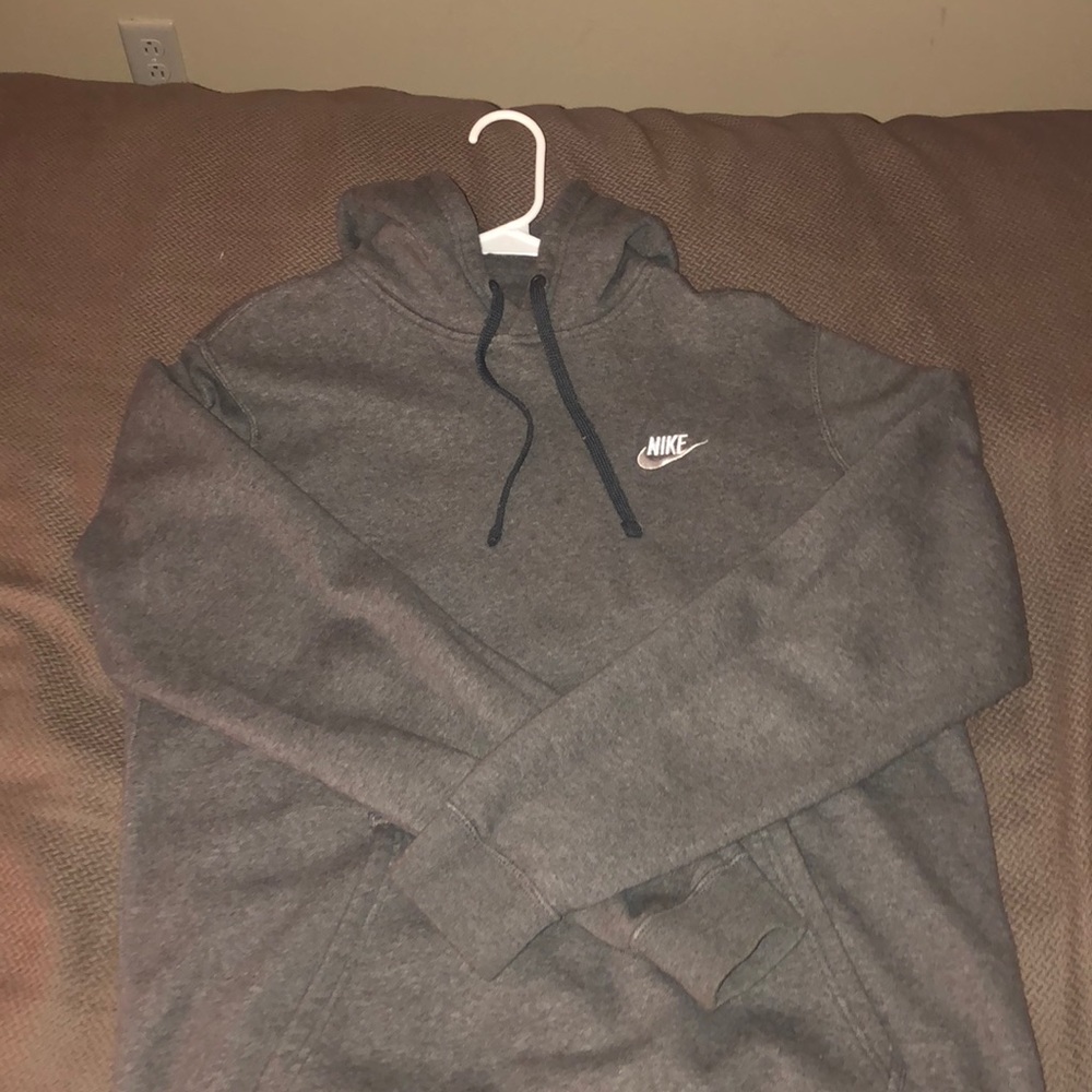 NIKE HOODIE IN GREY